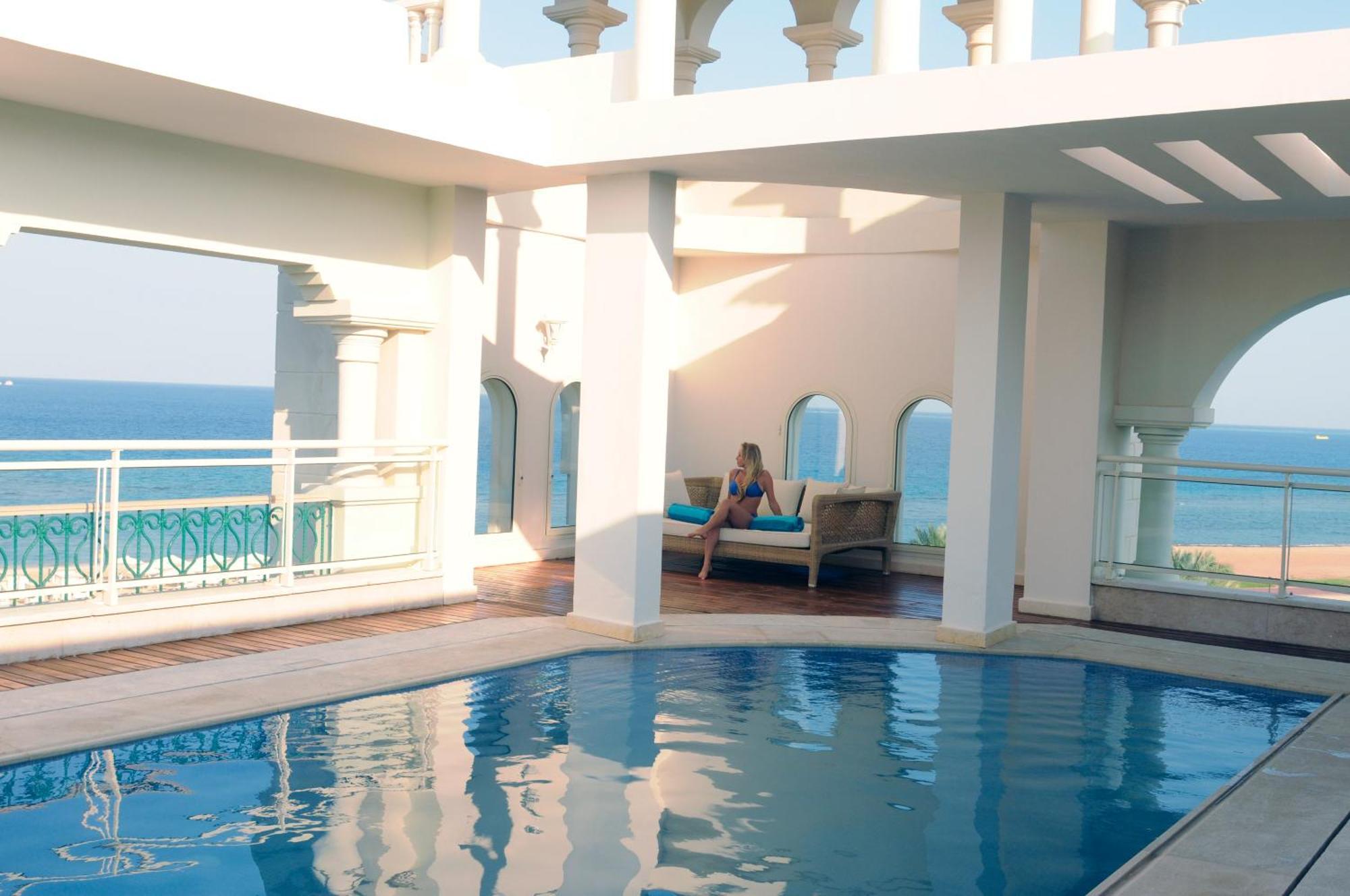 Baron Palace Sahl Hasheesh Hurghada Eksteriør billede The pool at the hotel