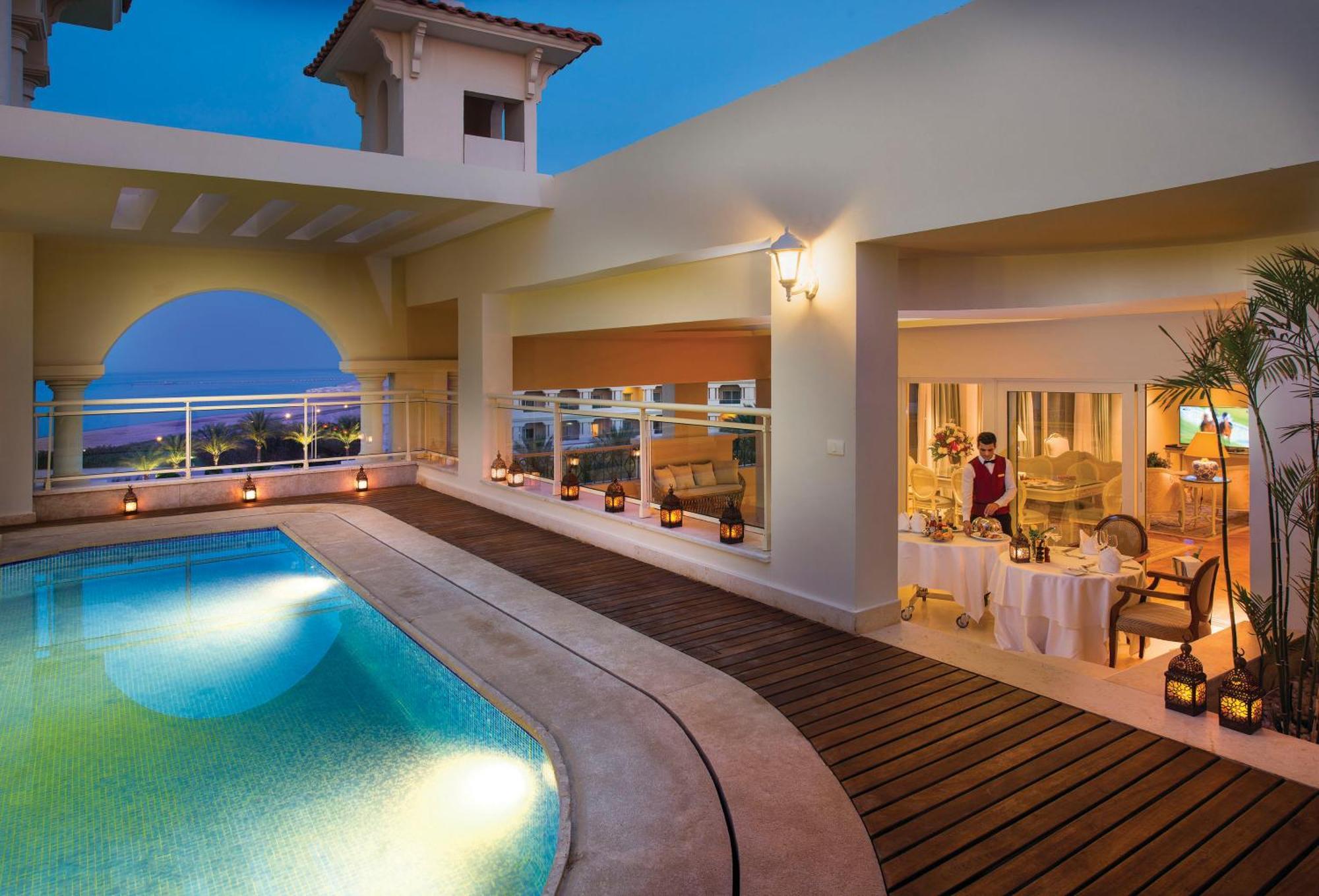 Baron Palace Sahl Hasheesh Hurghada Eksteriør billede Rooftop pool at the Hard Rock Hotel