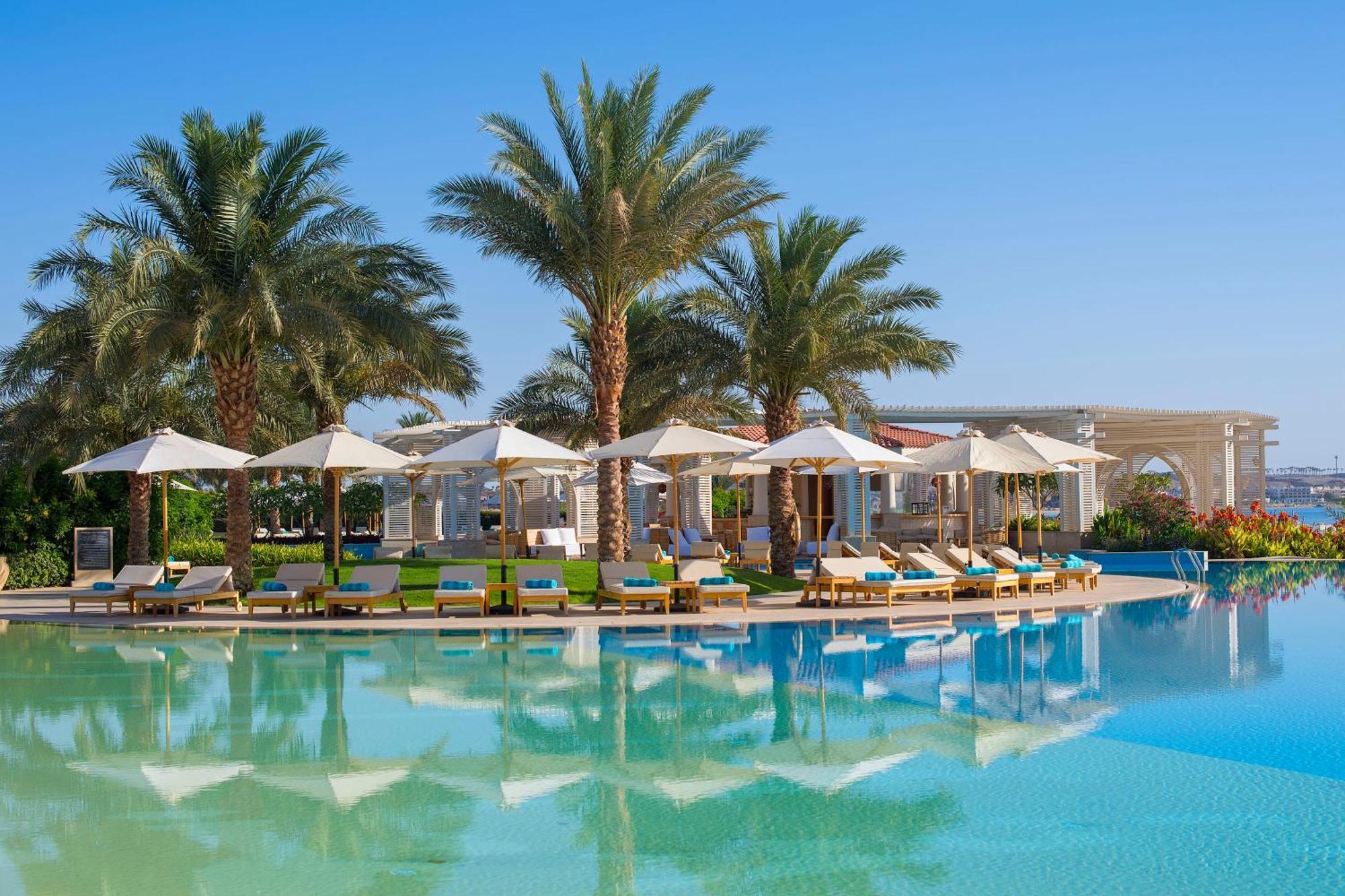 Baron Palace Sahl Hasheesh Hurghada Eksteriør billede The swimming pool at the resort