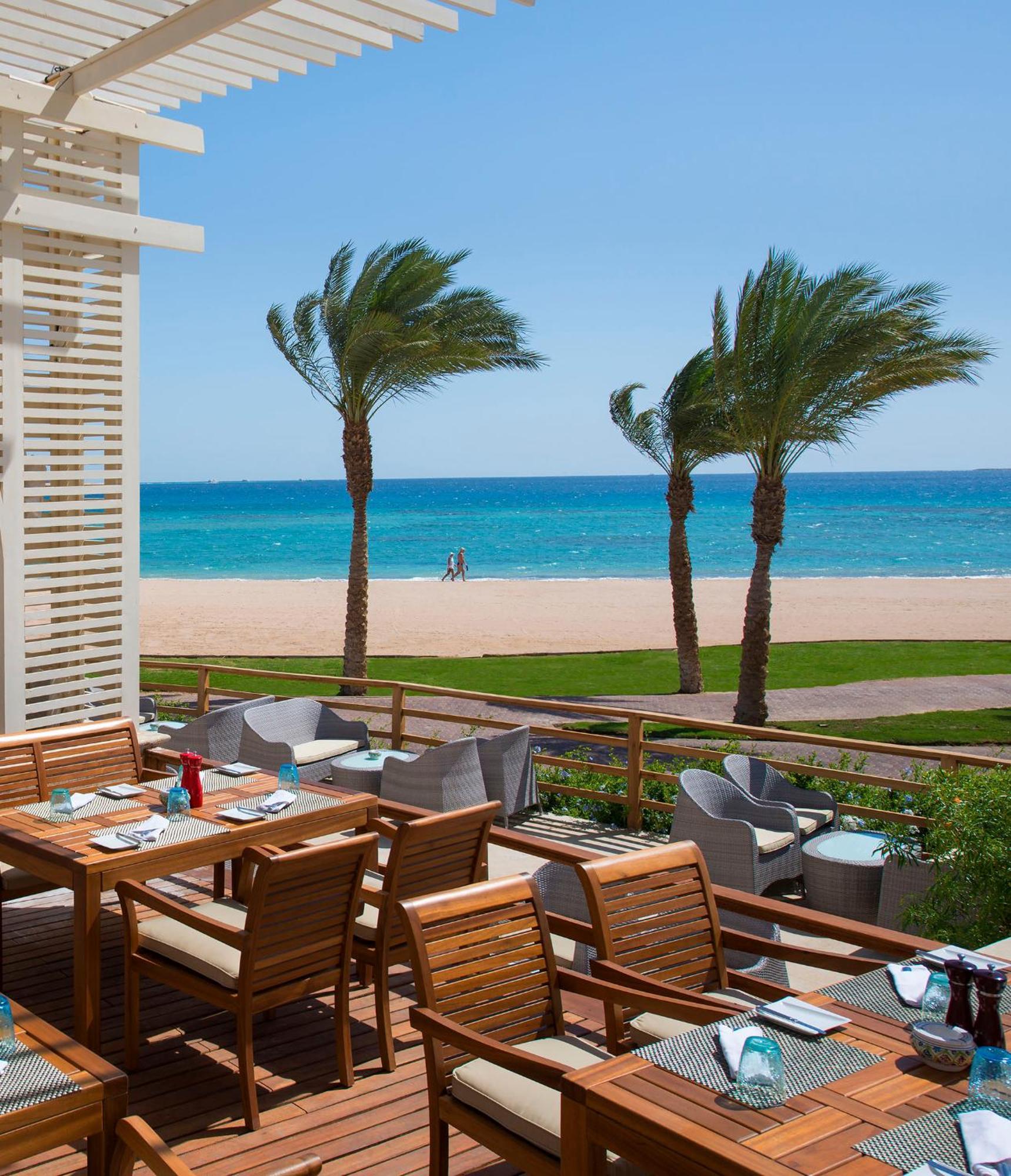 Baron Palace Sahl Hasheesh Hurghada Eksteriør billede View of the beach from the hotel