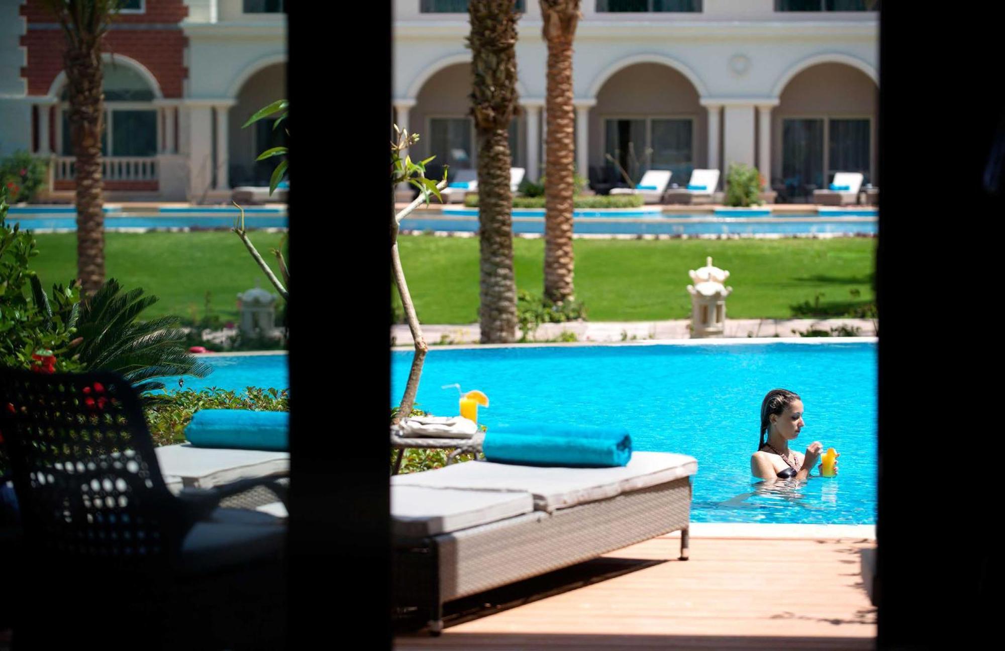 Baron Palace Sahl Hasheesh Hurghada Eksteriør billede The swimming pool at the hotel